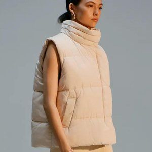 Urban outfitters Corrine puffer vest-cream